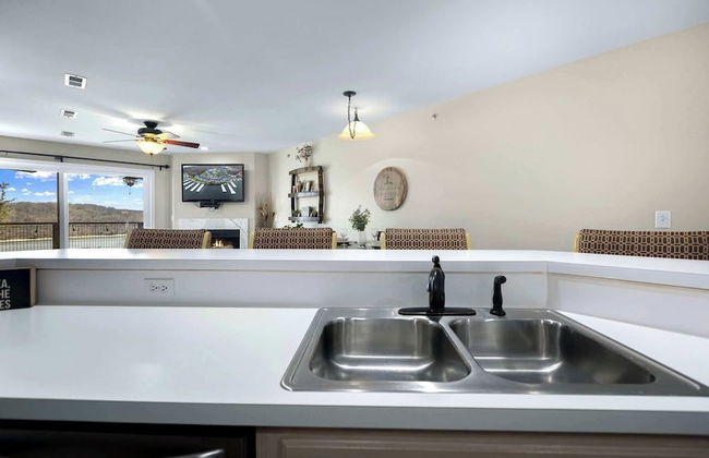 Family Lakefront Oasis Picture Perfect Retreat! - Photo 28