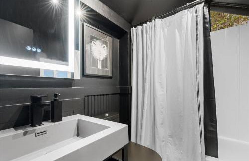 The Black Nest - Hot Tub Romantic Getaway - Foto 26