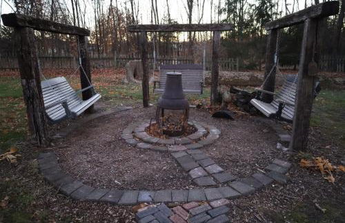 Restored historic home near ND and Amish Country - Foto 44