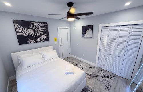 The LuxeLanding MIA- Swimming pool, Oasis Lounge, Mini Golf, BBQ and Hibachi Grill , and Outdoor Games - Photo 37