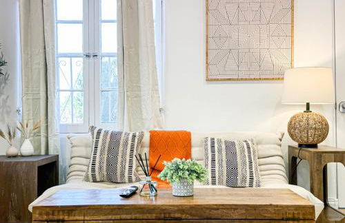 Modern 2-Bedroom Gem Close to Beverly Hills - DOH2 - Photo 8