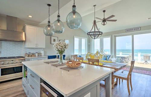 Beachfront Oasis with 2 Large Decks, BBQ and Views! - Foto 7