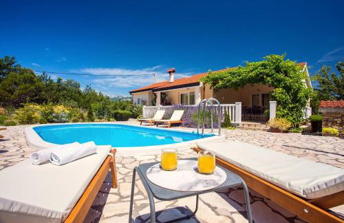 VILLA ANA - 3 bedroom villa with private pool and unspoiled natural environment - Photo 8