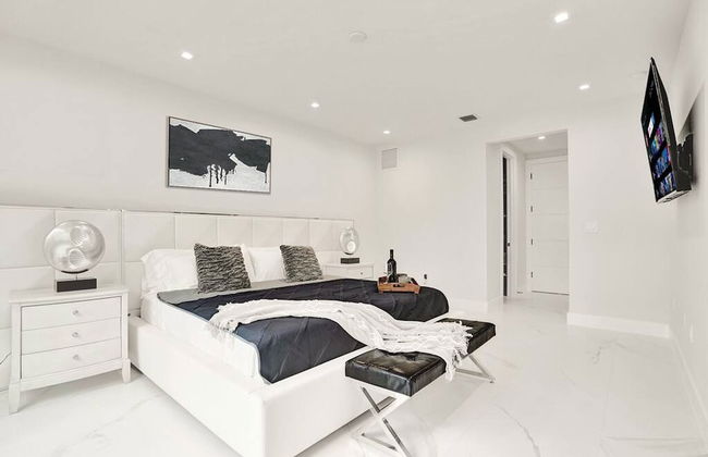 4BR w htd Pool Walk to Las Olas 5mins to Beach - Foto 17