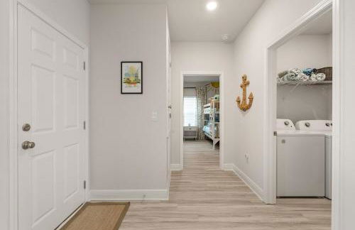 4 Bedroom Sleeps 10 Beach Resort pool, Golf Cart included! Sunsets - Foto 10