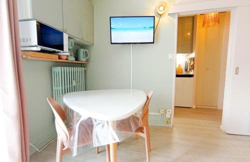 Studio 50m tram parking gratuit 13min gare - Photo 6