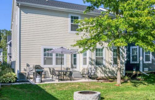 Spacious Dog-Friendly Getaway with Year-Round Pool & Hot Tub - Foto 7