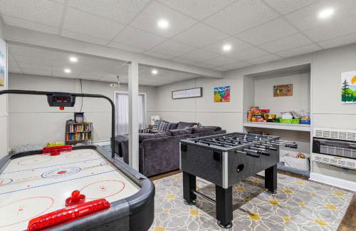 Vaulted Pines Lodge Hot Tub Game Room - Foto 4