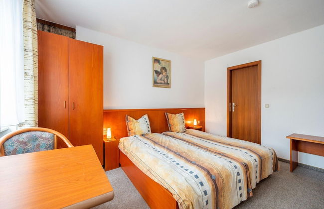 Grosse Gruppenunterkunft im Nationalpark Eifel mit Bar und Terrasse - Foto 5