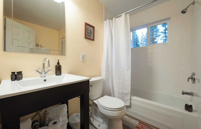 Alpine Bay by Avantstay 5mins To Diamond Peak Skiing w/ Expansive Deck - Foto 27