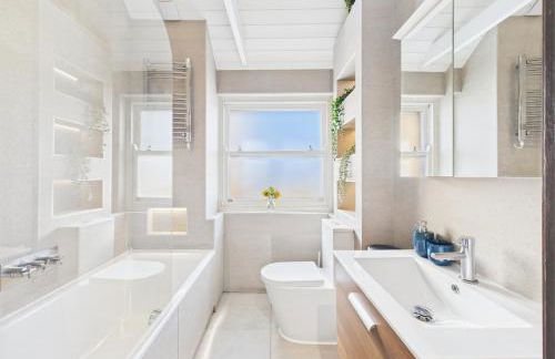 Stylish Mews House, Private Garden, Sleeps 4, Central Location - Foto 6