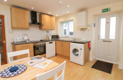 Courtyard Cottage - Photo 7