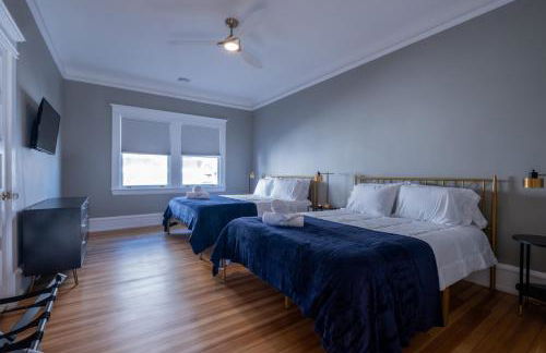 The Capone House-Historic Bayfront Home w/hot tub - Foto 28