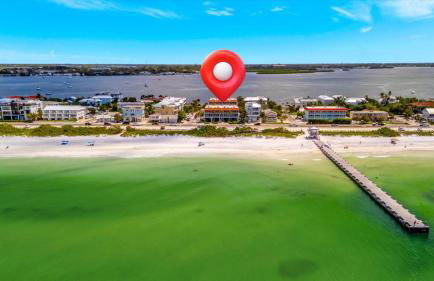 Cheerful Pelican on Anna Maria Island - Photo 40