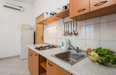 1 Bedroom Lovely Apartment In Bosana - Photo 20