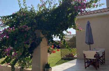 House with Garden in Peratata - 10' from City Center - Photo 7