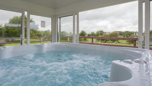 Beautiful mountain views & private hot tub - Foto 3