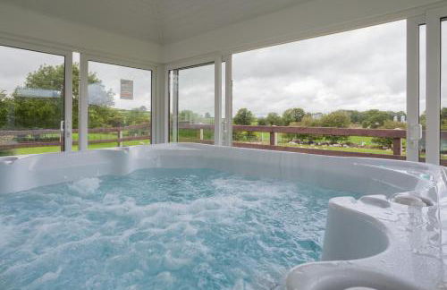 Beautiful mountain views & private hot tub - Foto 3