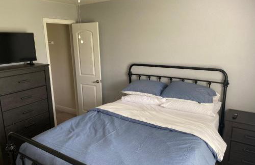 Gone Coastal! Large Heated pool home 30 min from beaches! - Foto 35