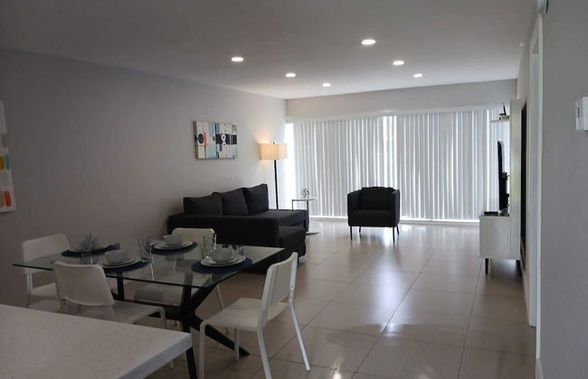 Artrageous on the river By RocketStay - Photo 14