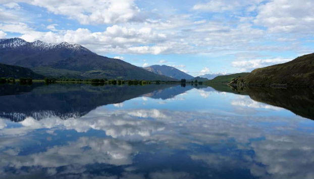 Contemplando il paesaggio della Nuova Zelanda