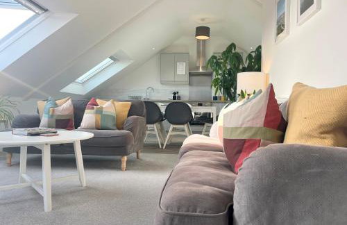 Stunning Penthouse in Penzance "Amazing Sea Views" - Photo 5