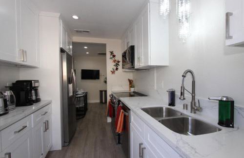 NEW! 2-Bedroom Fontana Guest House close to Kaiser Permanente - Photo 18