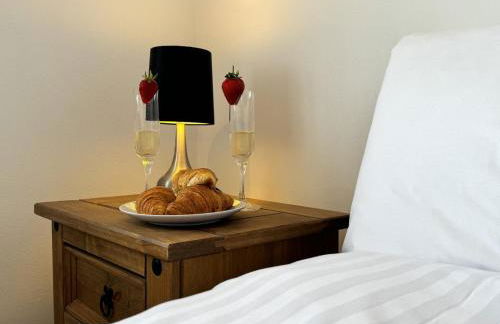 Dog Friendly Kessingland Chalet | Coastal Retreat - Photo 24