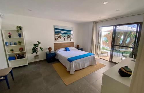 Mediterranean Villa - Private Pool , Garden & BBQ - Photo 24