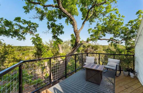 Treehouse Glamping at Pecan Haven W Hot Tub - Foto 5