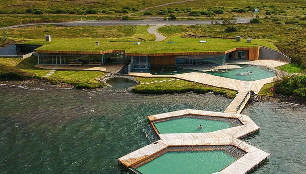 I Vök Baths in estate