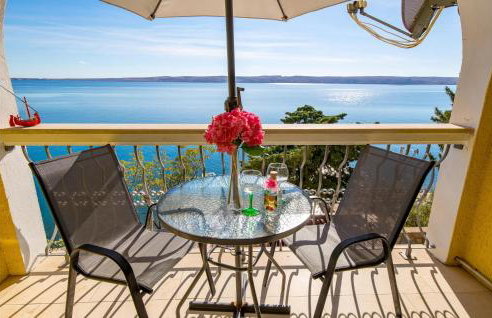 Beautiful Apartment In Lukovo Sugarje - Photo 13