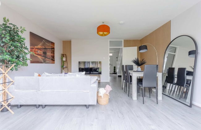 Newly Renovated 3BD Home, Islington! - Foto 42