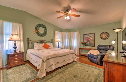 Lovely Lady Lake Home with Resort Amenities and Lanai! - Foto 13