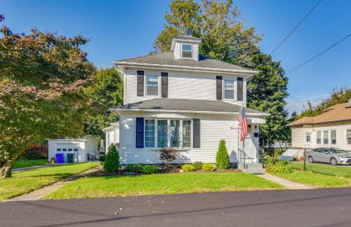 Lovely Westerley Home with Yard and Grill! - Foto 35