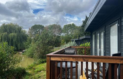 Beautiful Open Plan Lakeside Lodge, Shearsby - Photo 52