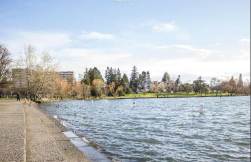 Phinneywood Basement Hideaway - Zoo meets Lake - Foto 19