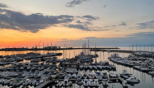 Attico con terrazza sul porticciolo turistico di Vibo Marina - Foto 3
