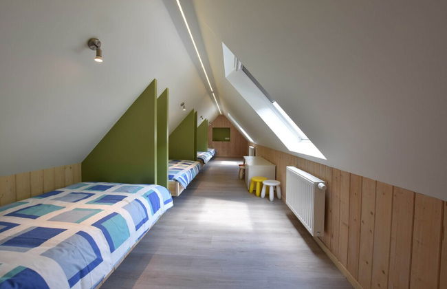 Spacious Holiday Home With Pond in Poperinge - Photo 16