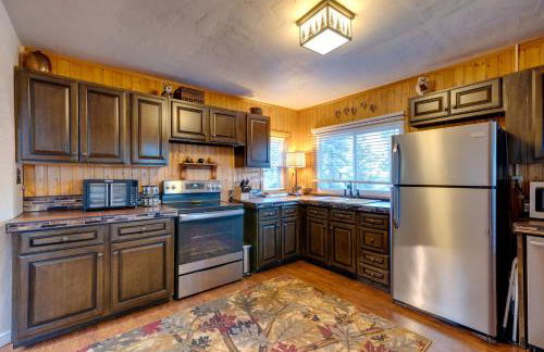 Rustic Log Cabin with Studio about 5 Mi to Pikes Peak! - Foto 9