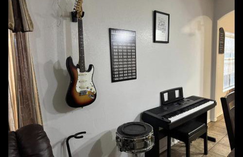 Backyard Oasis in Brownsville! - Photo 24