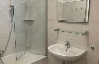 ERFbnb - 40qm Apartment mit Küche, Bad, Schlaf-Wohnzimmer in ERFurt Süd - stadnah- WLAN - Foto 13