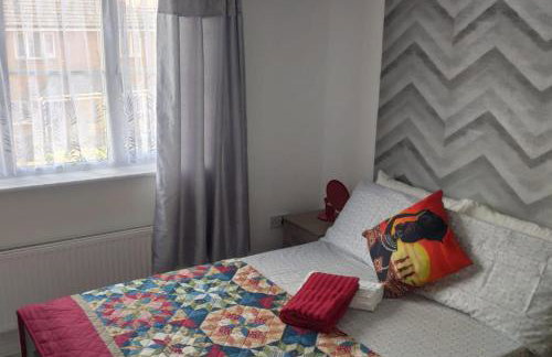 Apartment - Sleeps 5 - Parking - Station Close - Foto 5