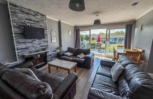 Homely Chalet On A Brilliant Holiday Park In Lowestoft Ref 12004B - Foto 9