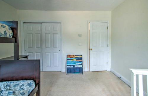 Marion Home with Private Deck Less Than 1 Mi From Beach - Foto 26