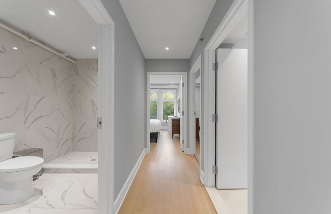 Elegant Suites De La Montagne- Dtwn Mtl - Photo 32