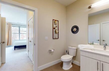 Modern Comforts Free Gym Access - Foto 33