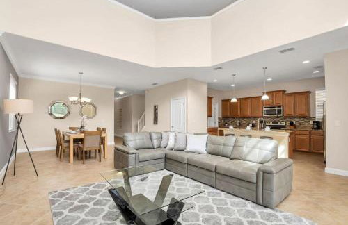 Near Disney - 5BR Home- Games Pool Hot Tub & BBQ - Foto 1