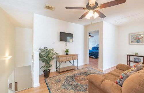 Luxury 5BR House with Pool by SeaWorld & Lackland - Foto 25