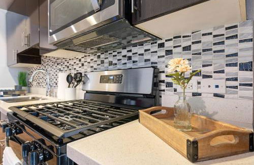 Modern 2BR/2BA in Irvine Pool & Gym - Foto 26